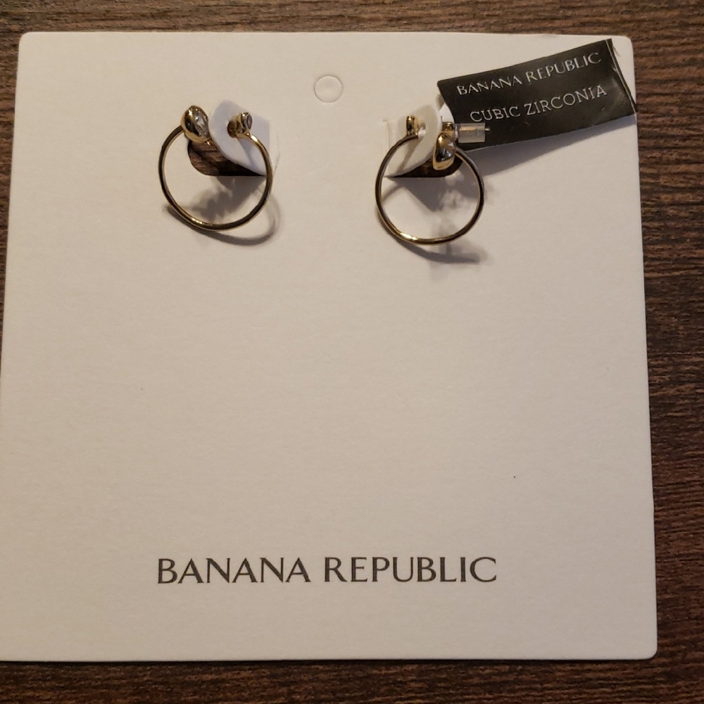 Banana Republic Gold Crescent Earrings Modern Design * NWT*